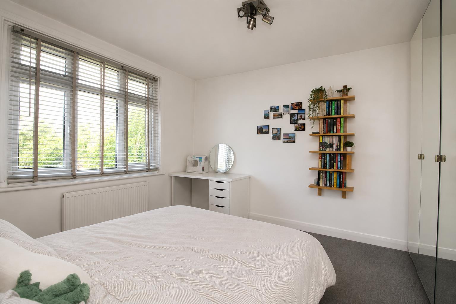 Beechwood Avenue, Tilehurst, Reading